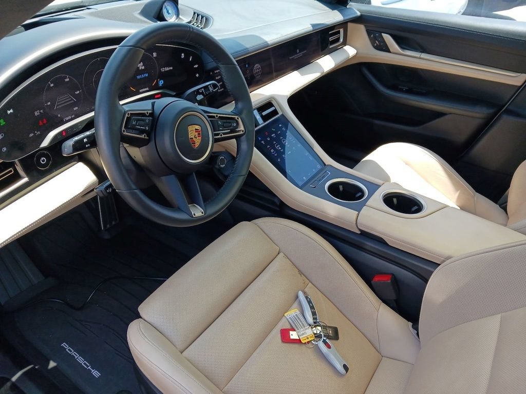 Used 2022 Porsche Taycan GTS AWD/4WD image 2
