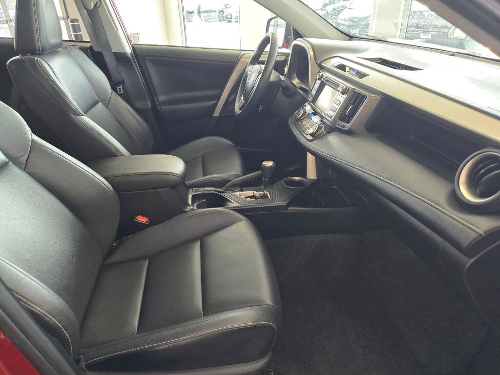 Used 2015 Toyota RAV4 Limited AWD/4WD image 44