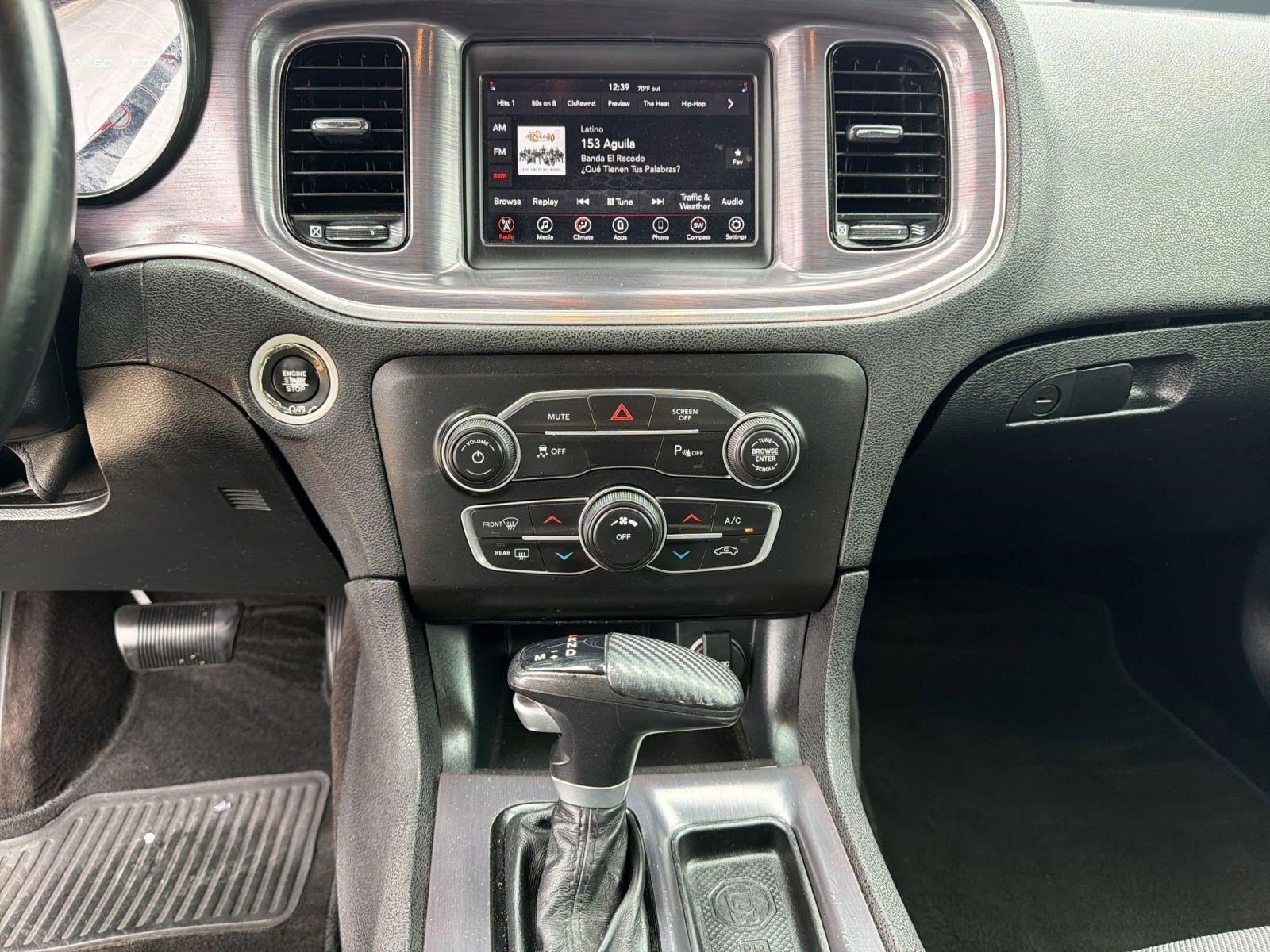 Used 2018 Dodge Charger SXT w/ Blacktop Package RWD image 24