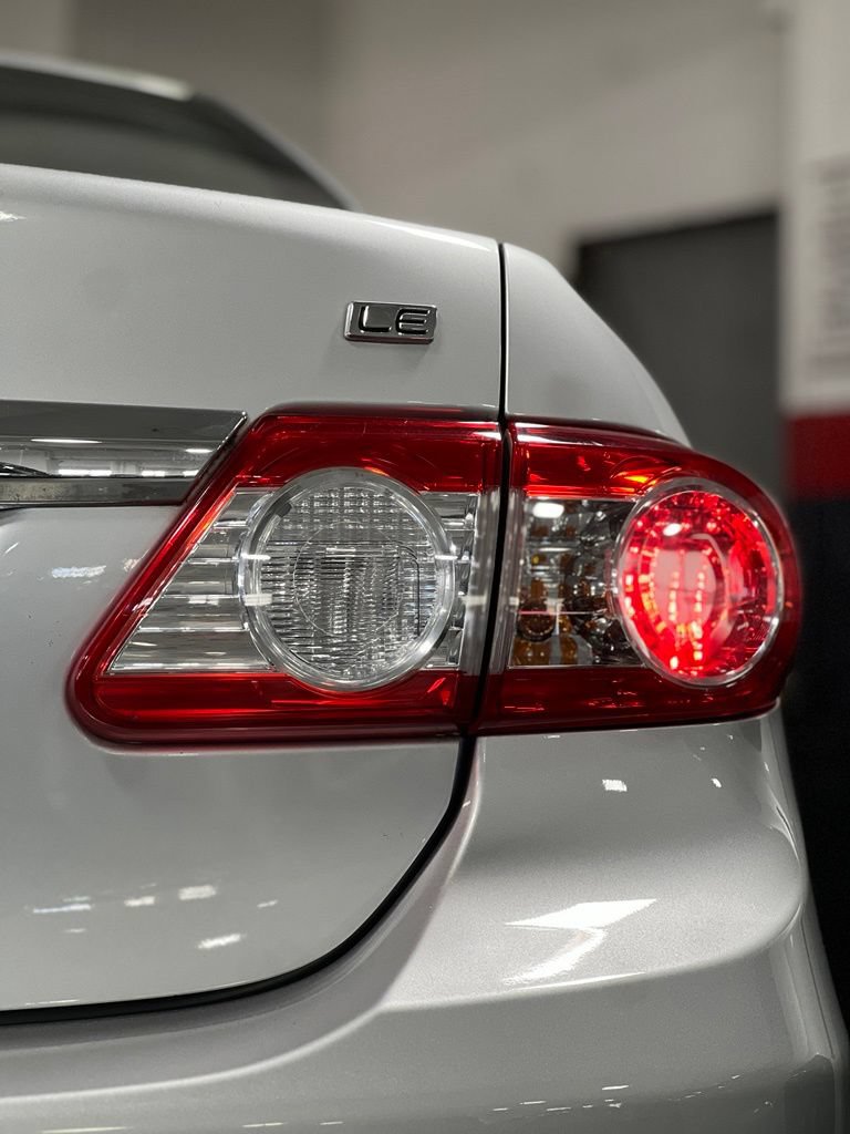 Used 2013 Toyota Corolla LE FWD image 10