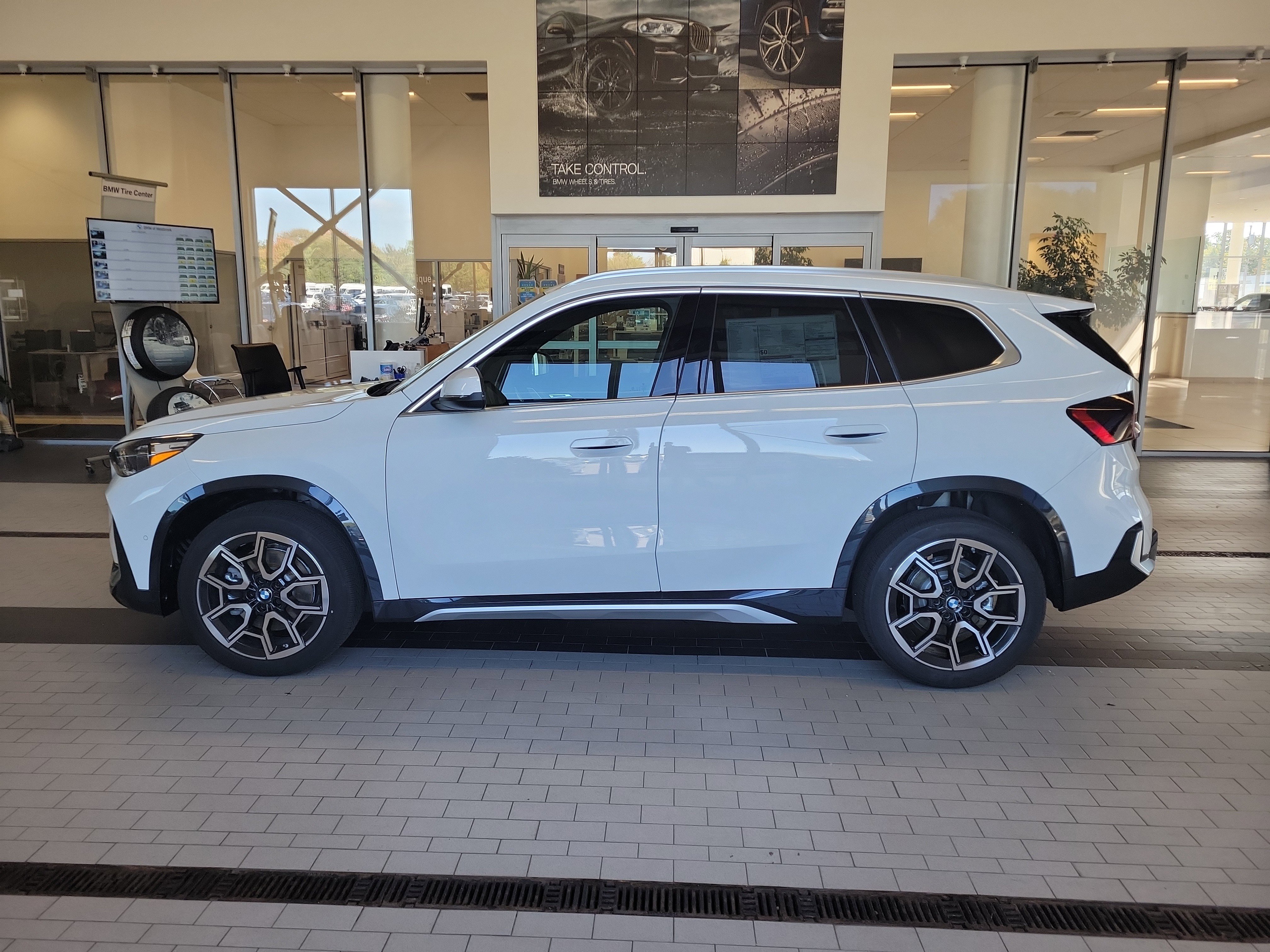 Used 2026 BMW X1 xDrive28i w/ Convenience Package AWD/4WD image 8