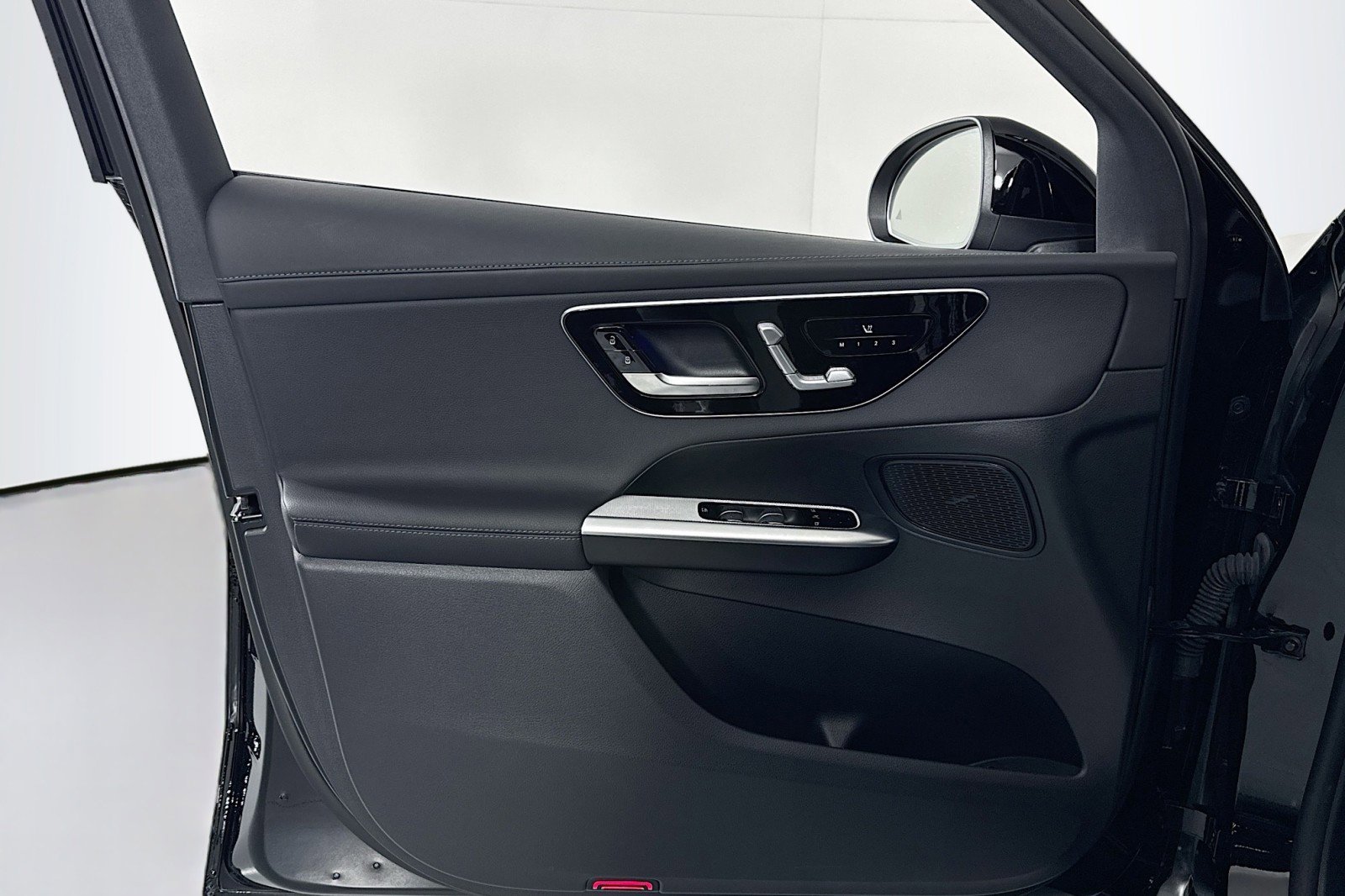 Certified 2025 Mercedes-Benz GLC 300 image 21