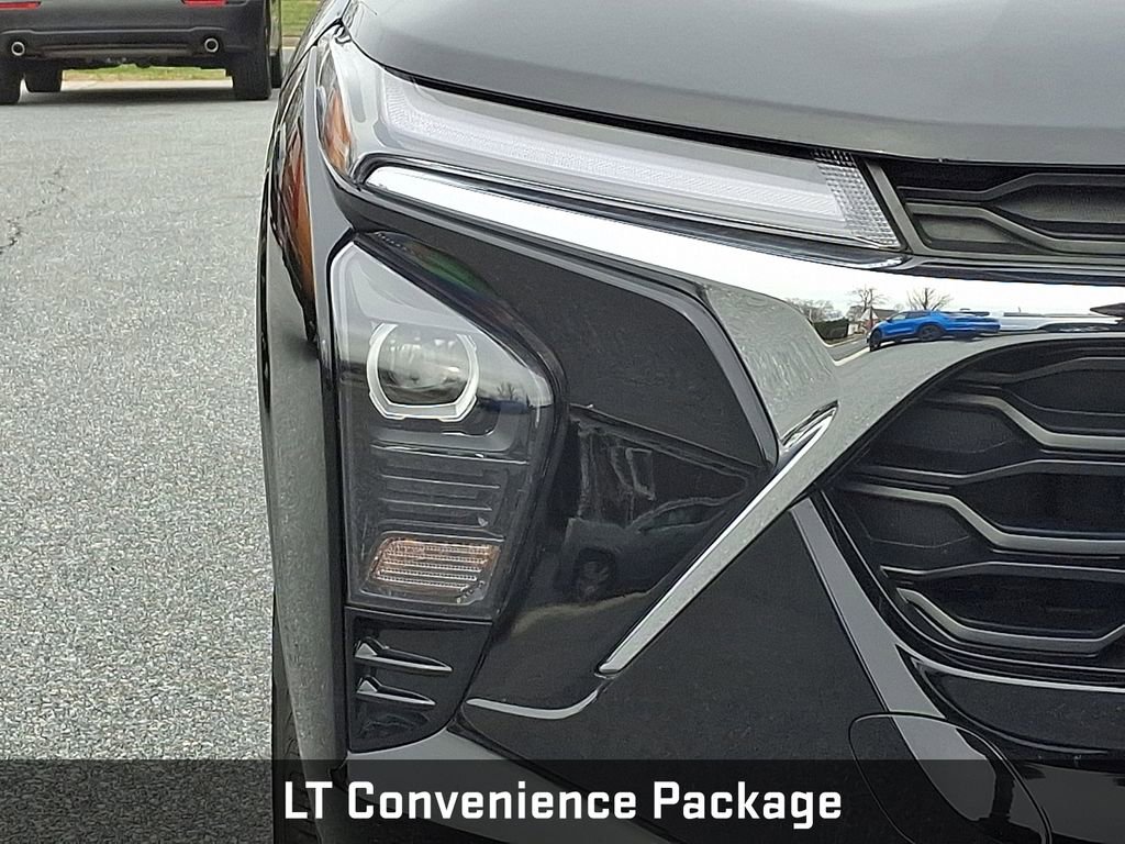 Used 2024 Chevrolet Trax LT w/ Driver Confidence Package image 11