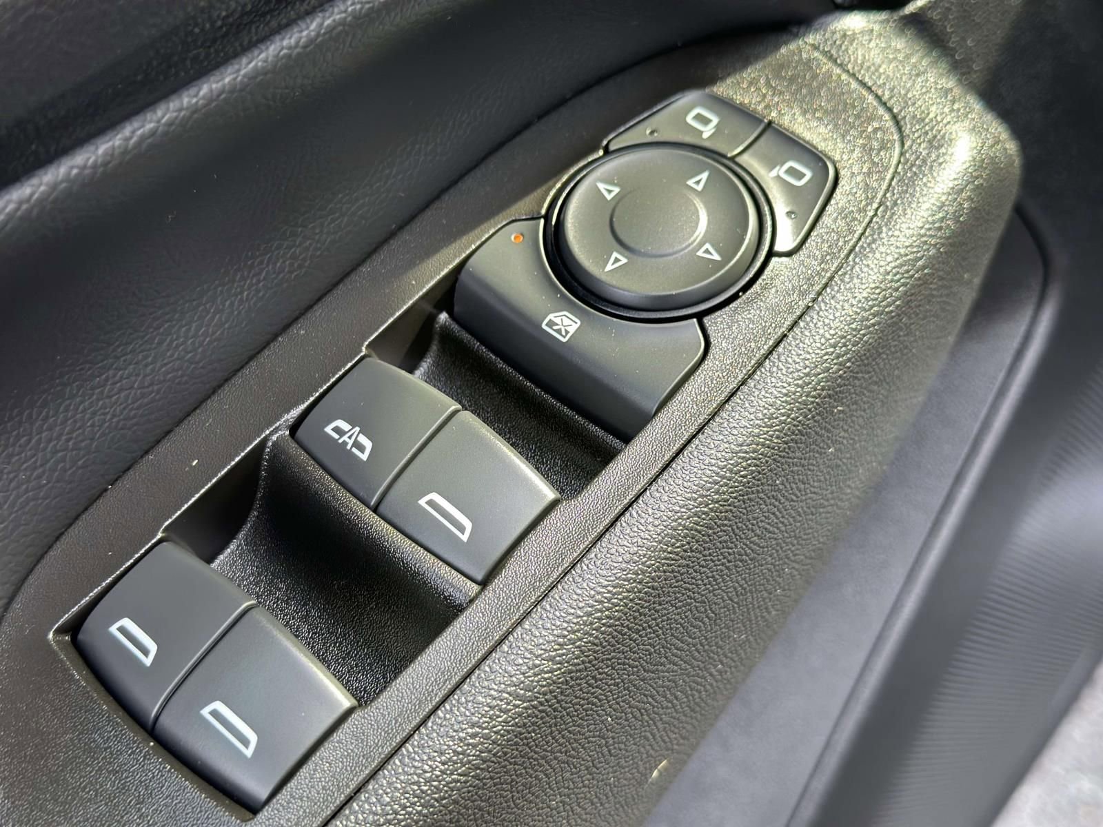 Used 2023 Chevrolet Equinox LT image 21