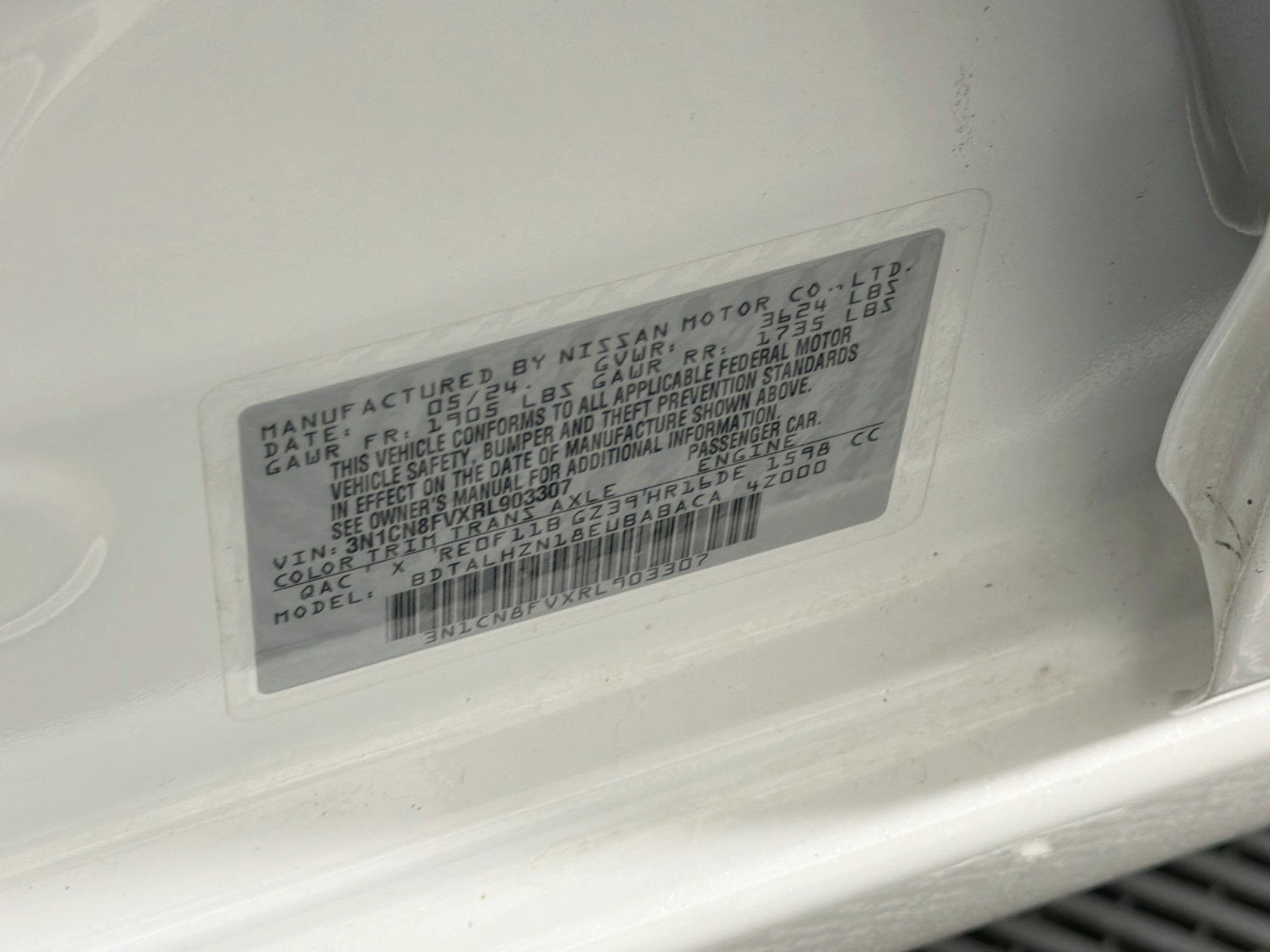 Used 2024 Nissan Versa SR FWD image 12