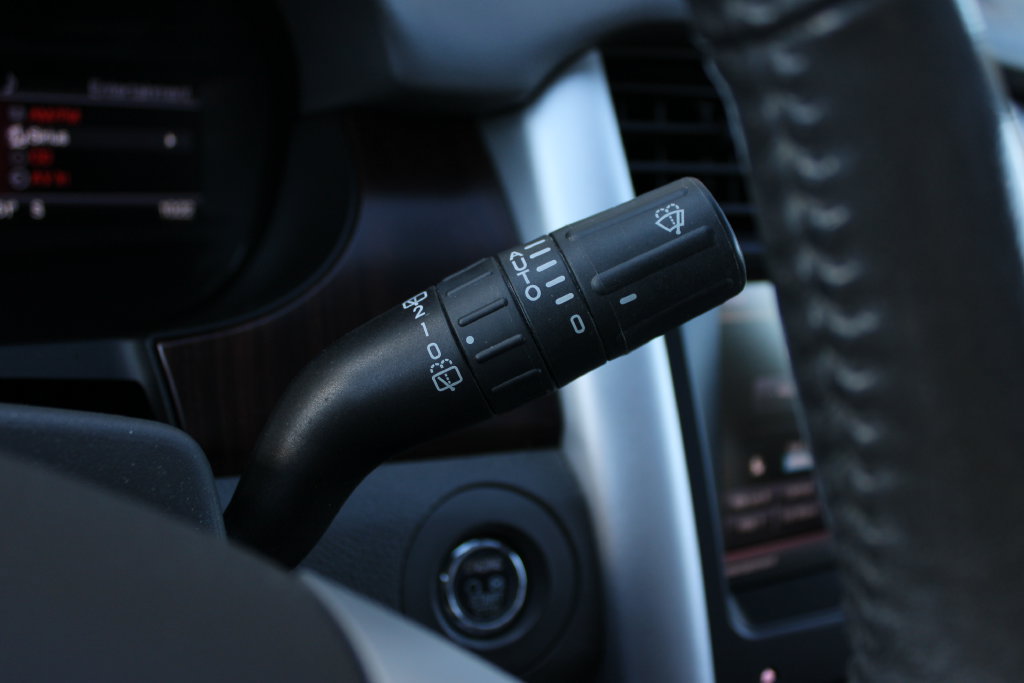 Used 2013 Ford Edge Limited FWD image 10