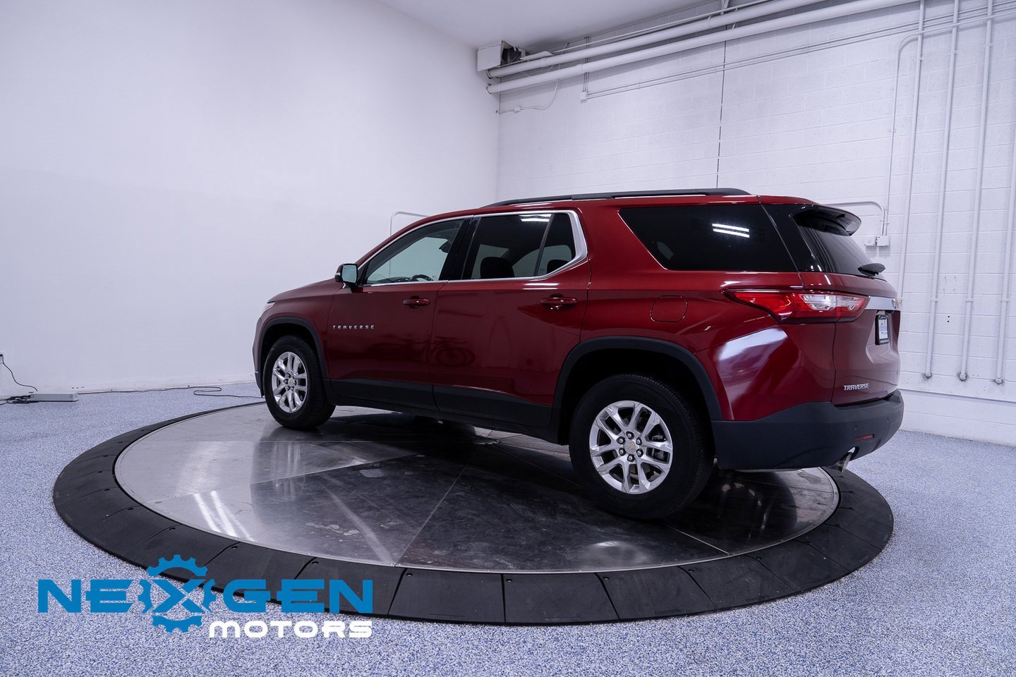 Used 2020 Chevrolet Traverse LT image 32