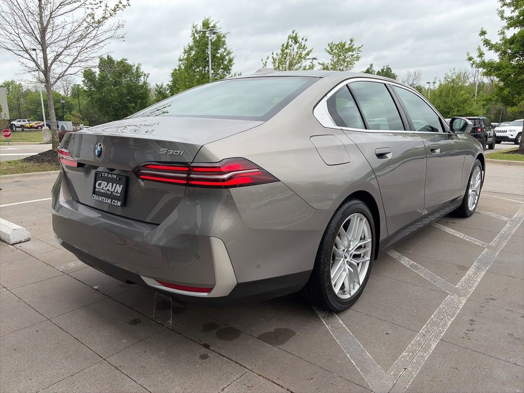 Used 2024 BMW 530i image 7