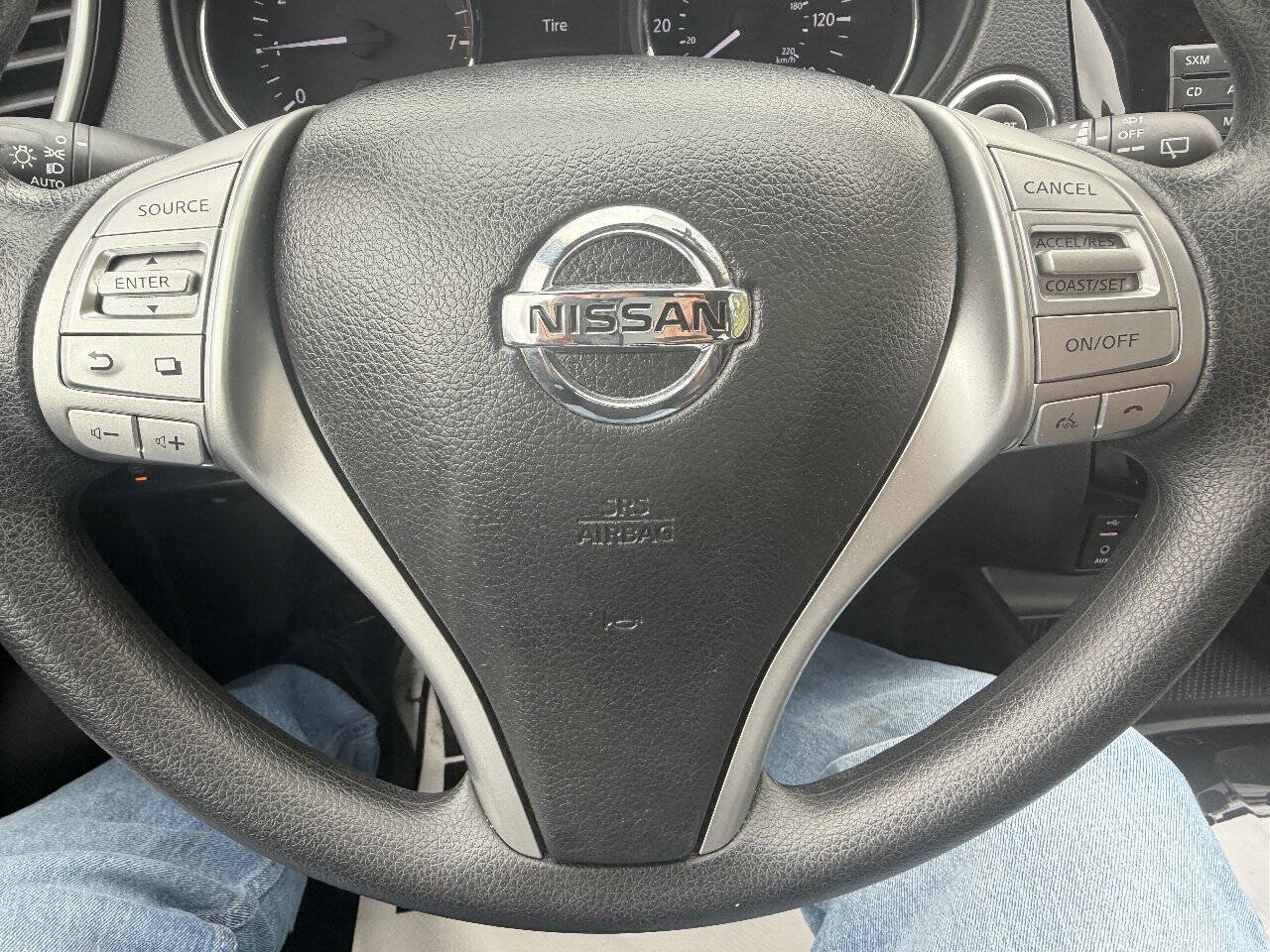 Used 2015 Nissan Rogue SV w/ SV Premium Package FWD image 11