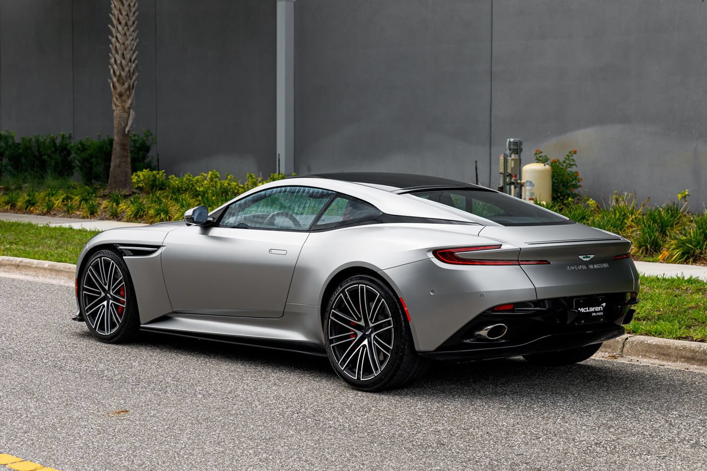 Used 2024 Aston Martin DB12 Coupe RWD image 26