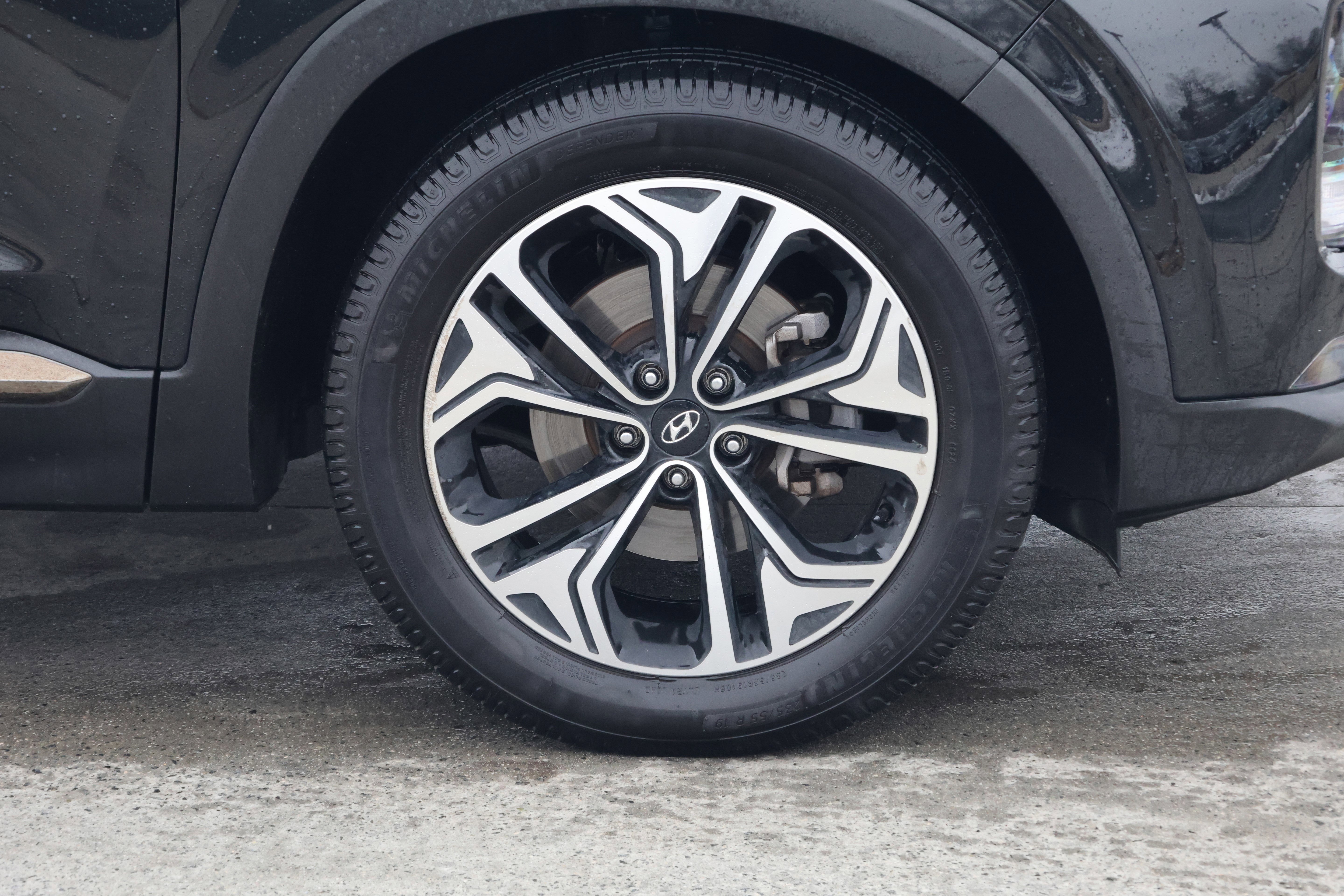 Used 2019 Hyundai Santa Fe Limited image 11