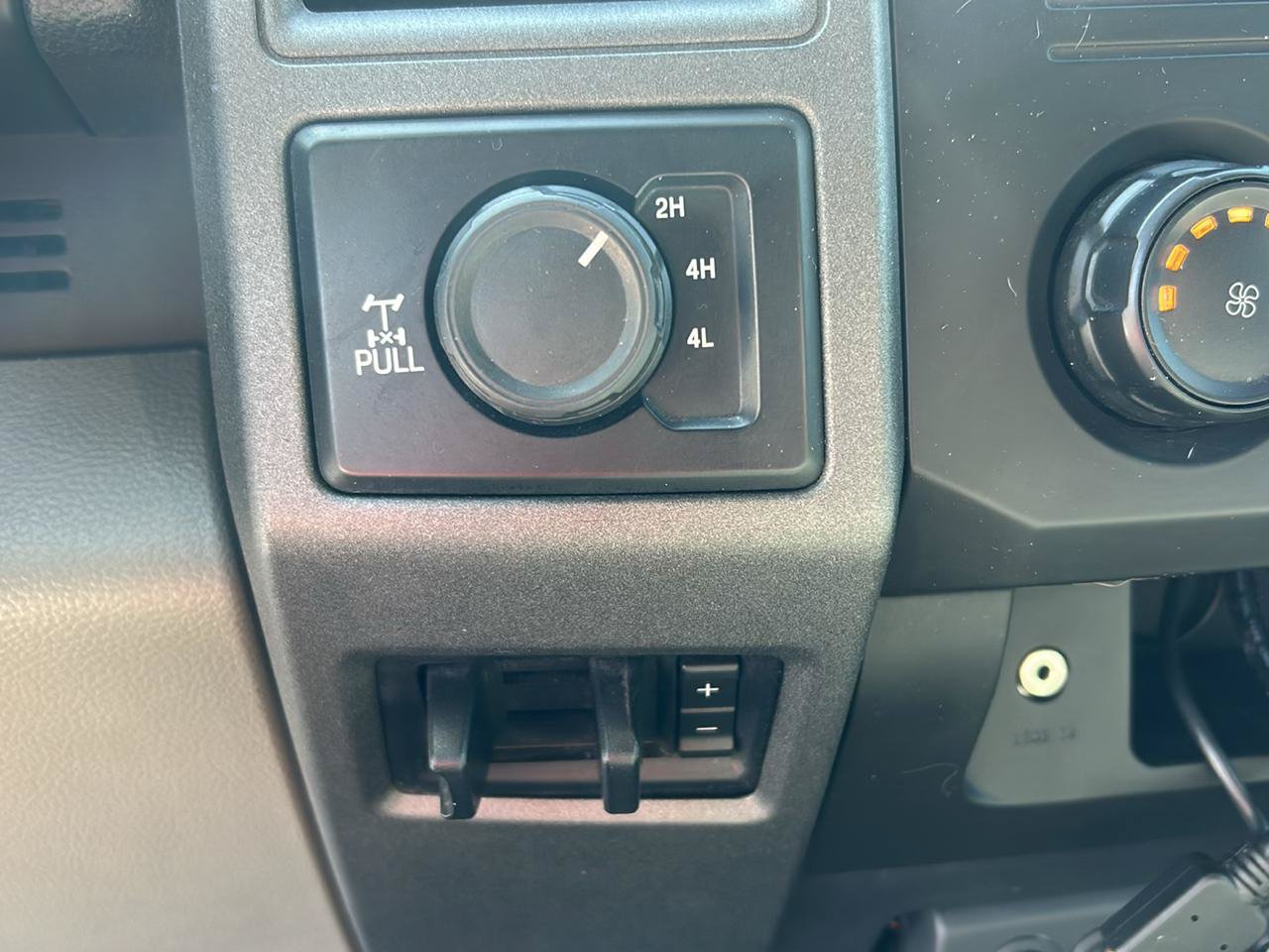 Used 2017 Ford F250 XL w/ Power Equipment Group AWD/4WD image 18
