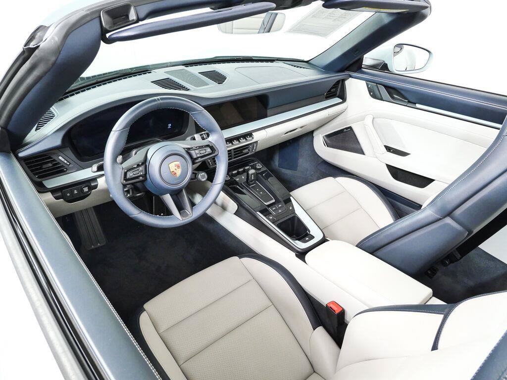 Certified 2025 Porsche 911 Carrera RWD image 26