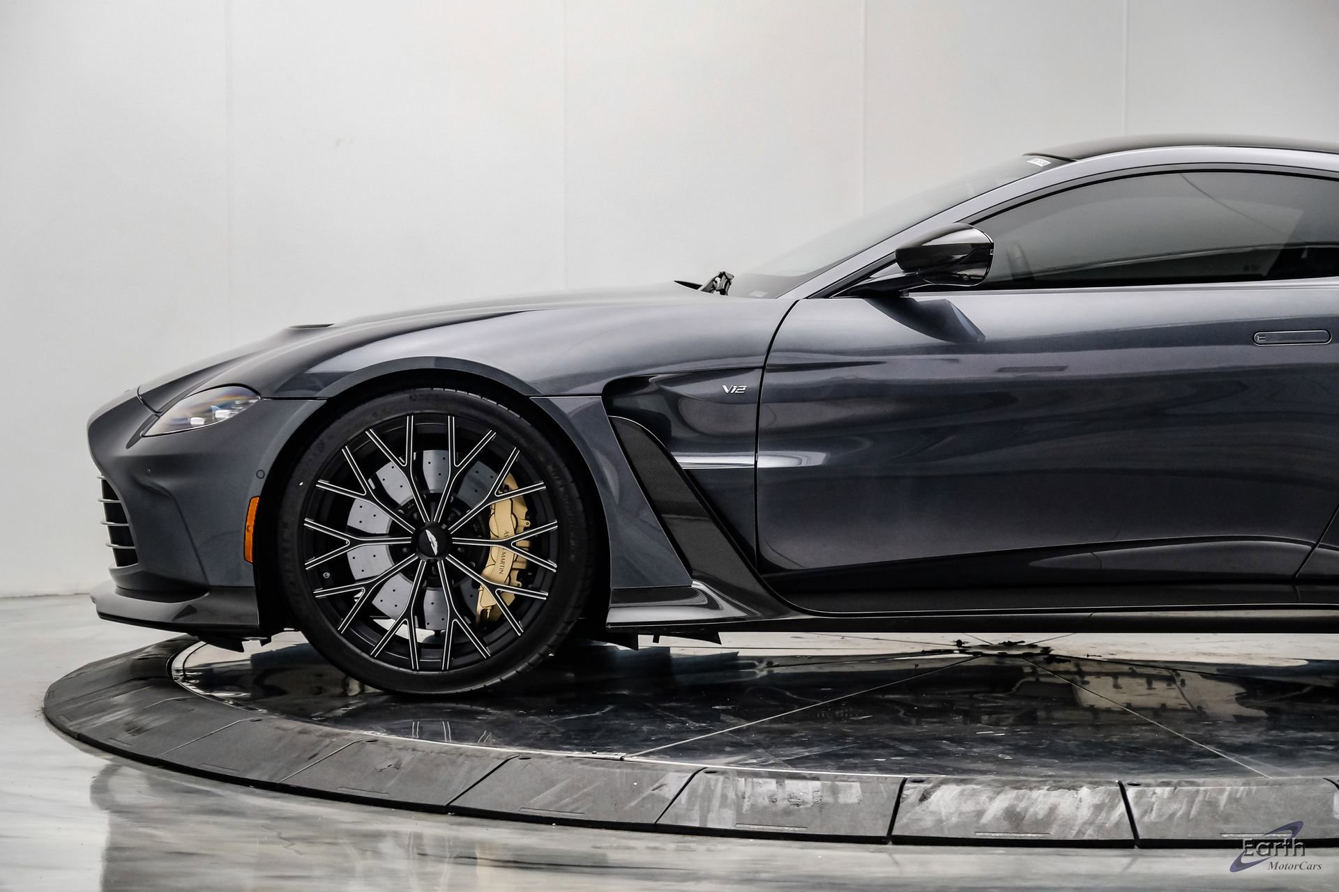 Used 2023 Aston Martin V12 Vantage RWD image 10