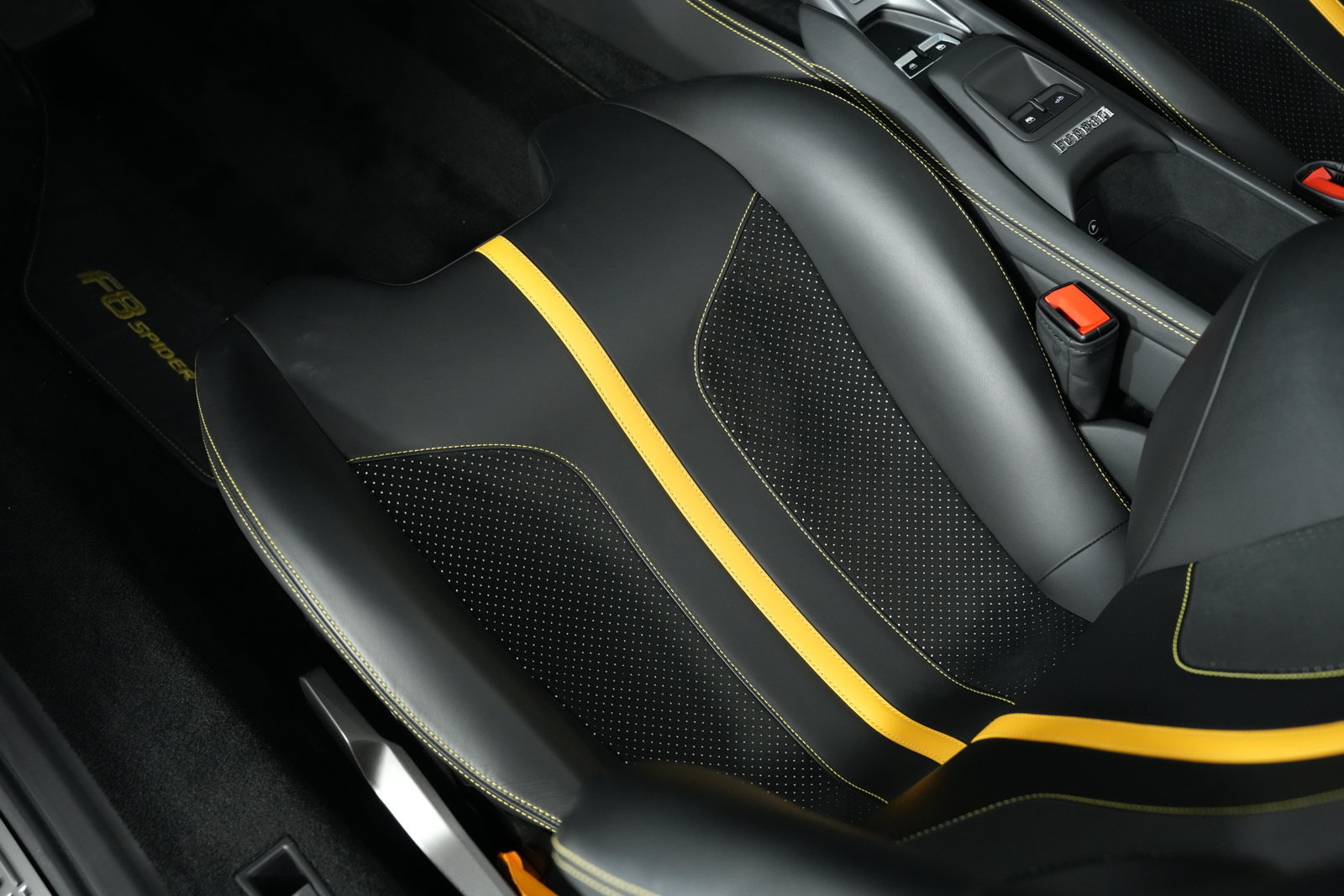 Used 2022 Ferrari F8 Spider RWD image 46