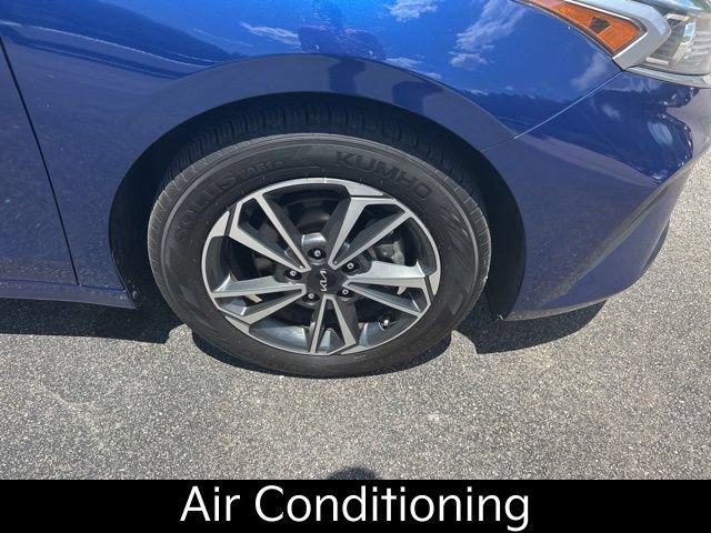 Certified 2022 Kia Forte LXS FWD image 5
