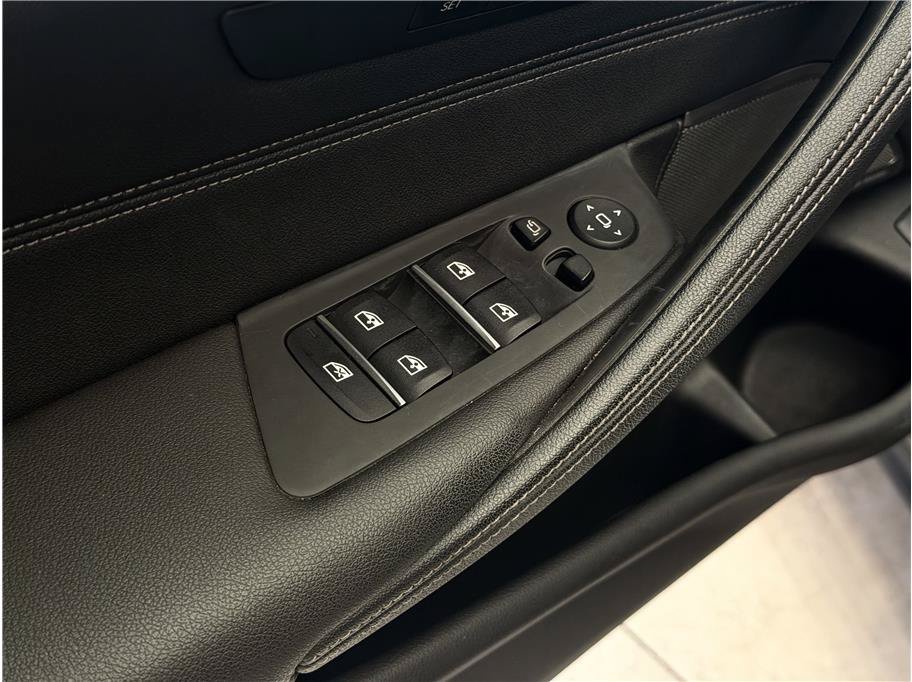 Used 2023 BMW 530e w/ M Sport Package RWD image 15