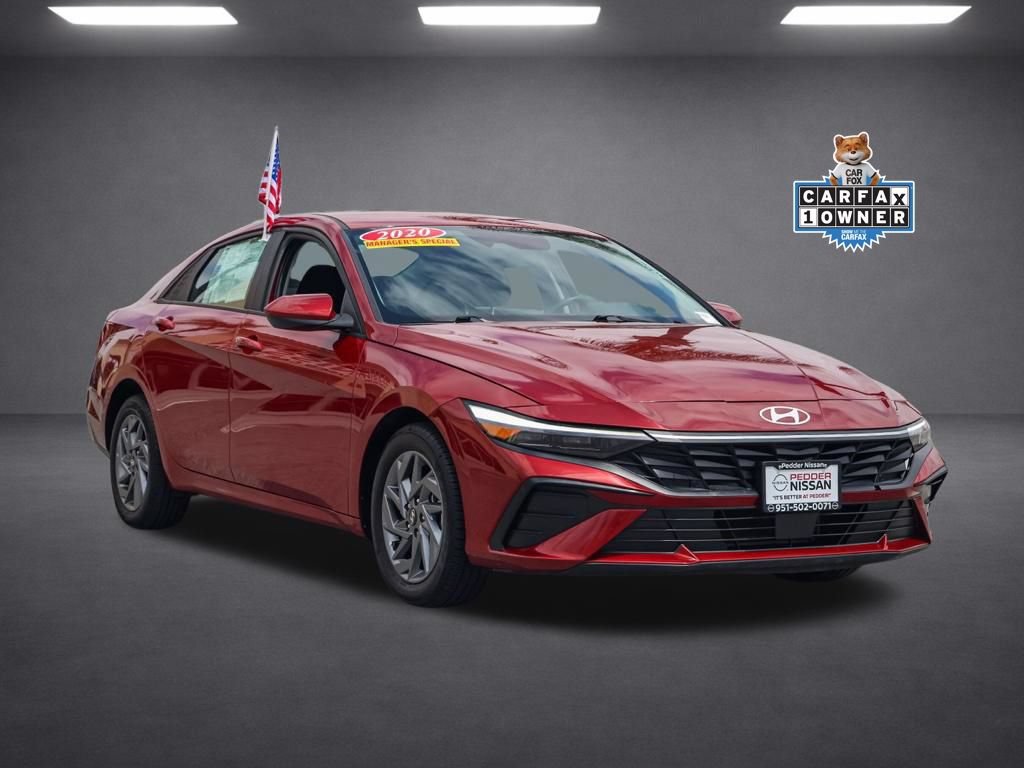 Used 2024 Hyundai Elantra SEL FWD image 2