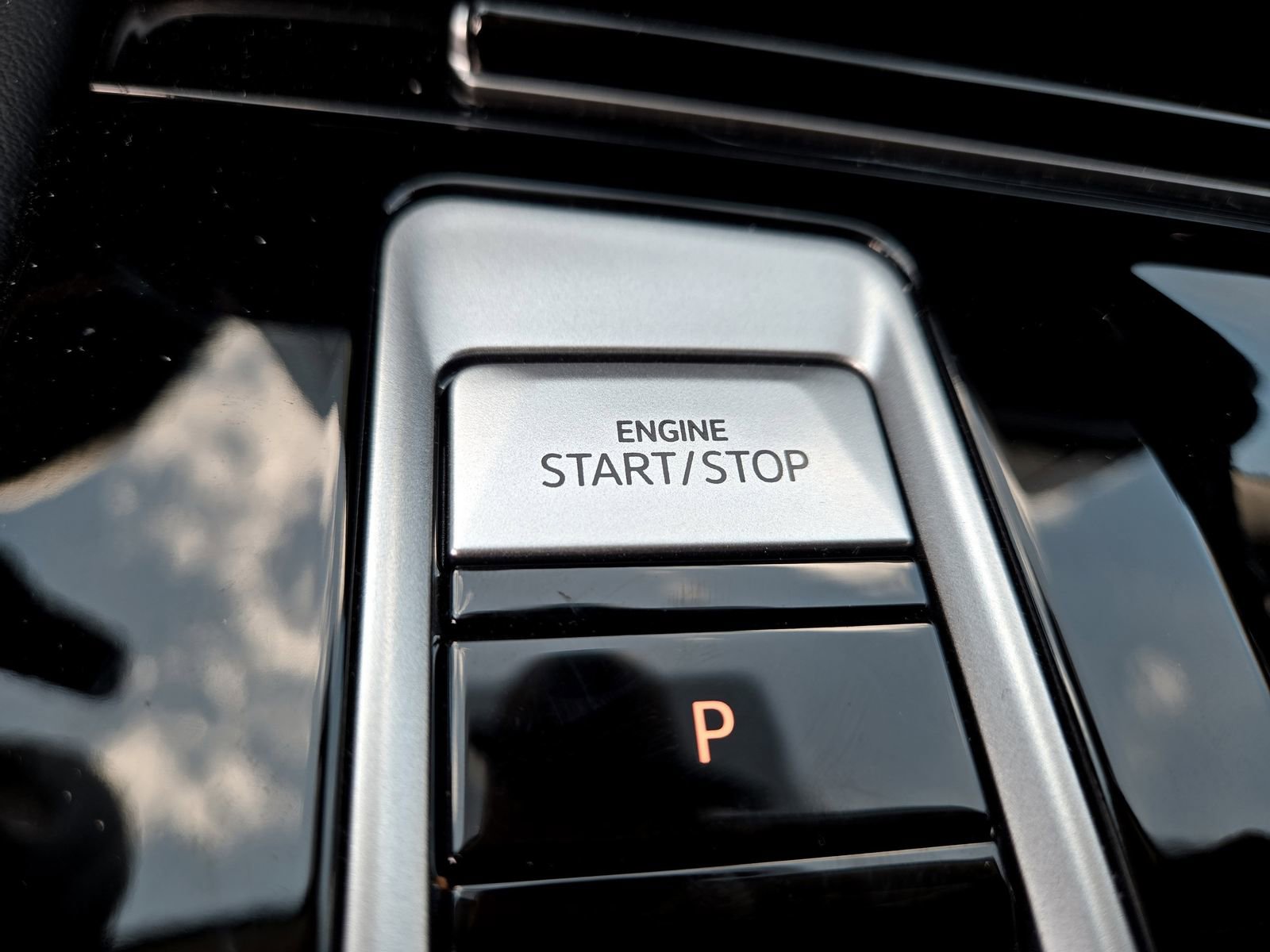 New 2024 Volkswagen Atlas SE image 14