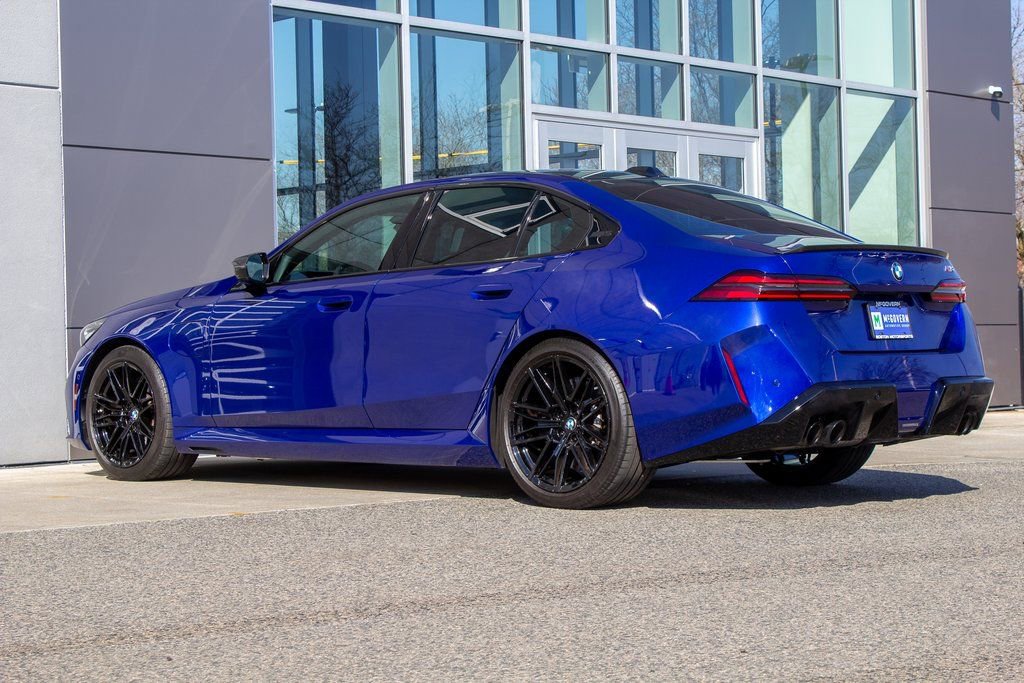 Used 2025 BMW M5 w/ Carbon Package image 8