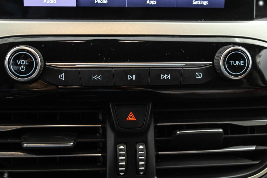 Used 2020 Ford Escape SE image 20