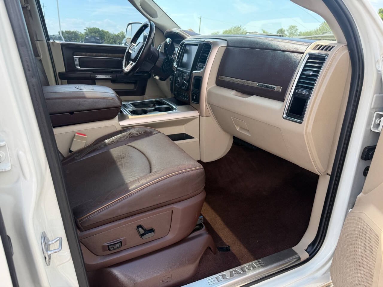Used 2016 RAM 2500 Longhorn w/ Convenience Group AWD/4WD image 38