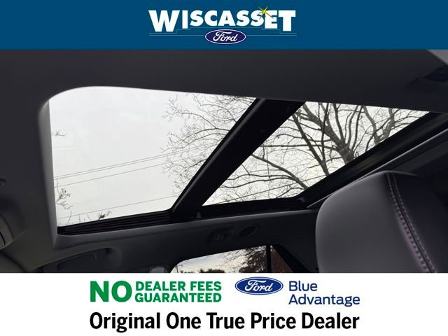 Certified 2022 Ford Explorer XLT w/ Equipment Group 202A image 10