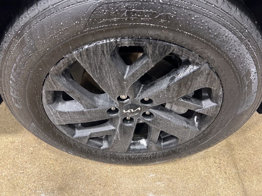 Certified 2023 Kia Sorento S image 39