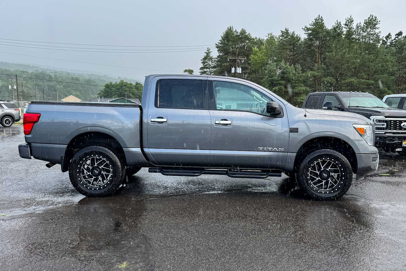 Used 2021 Nissan Titan SV w/ SV Convenience Package AWD/4WD image 2