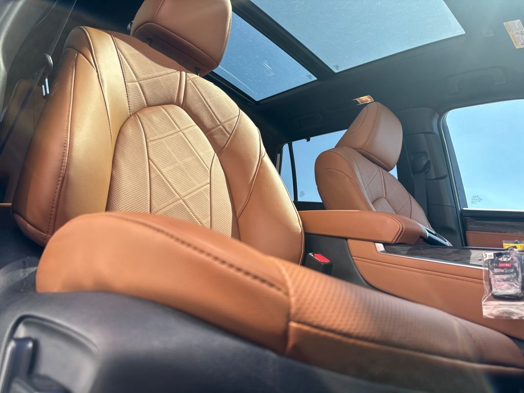 Used 2025 Toyota Highlander Platinum image 25