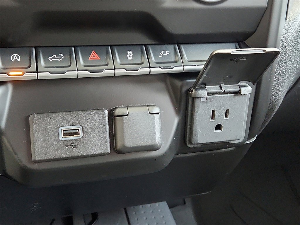 Used 2020 Chevrolet Silverado 1500 Custom w/ Custom Value Package image 24