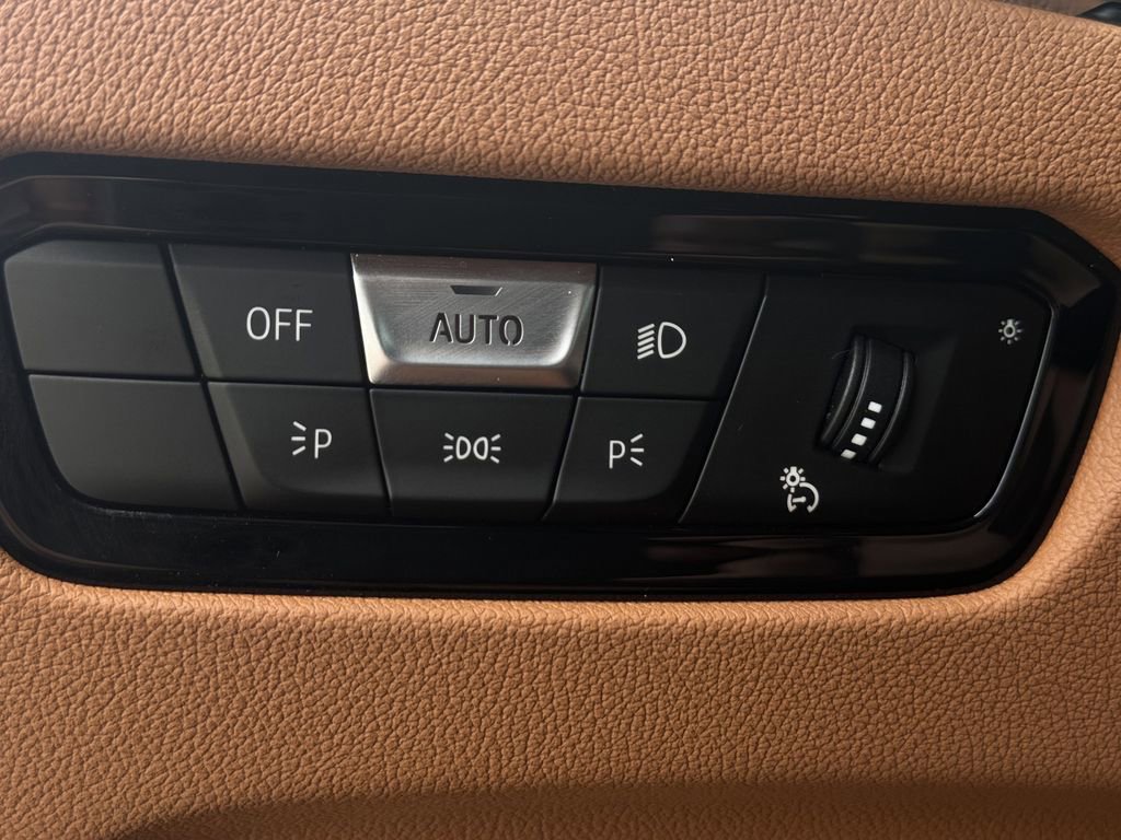 Used 2022 BMW 330i Sedan w/ Premium Package 2 image 20