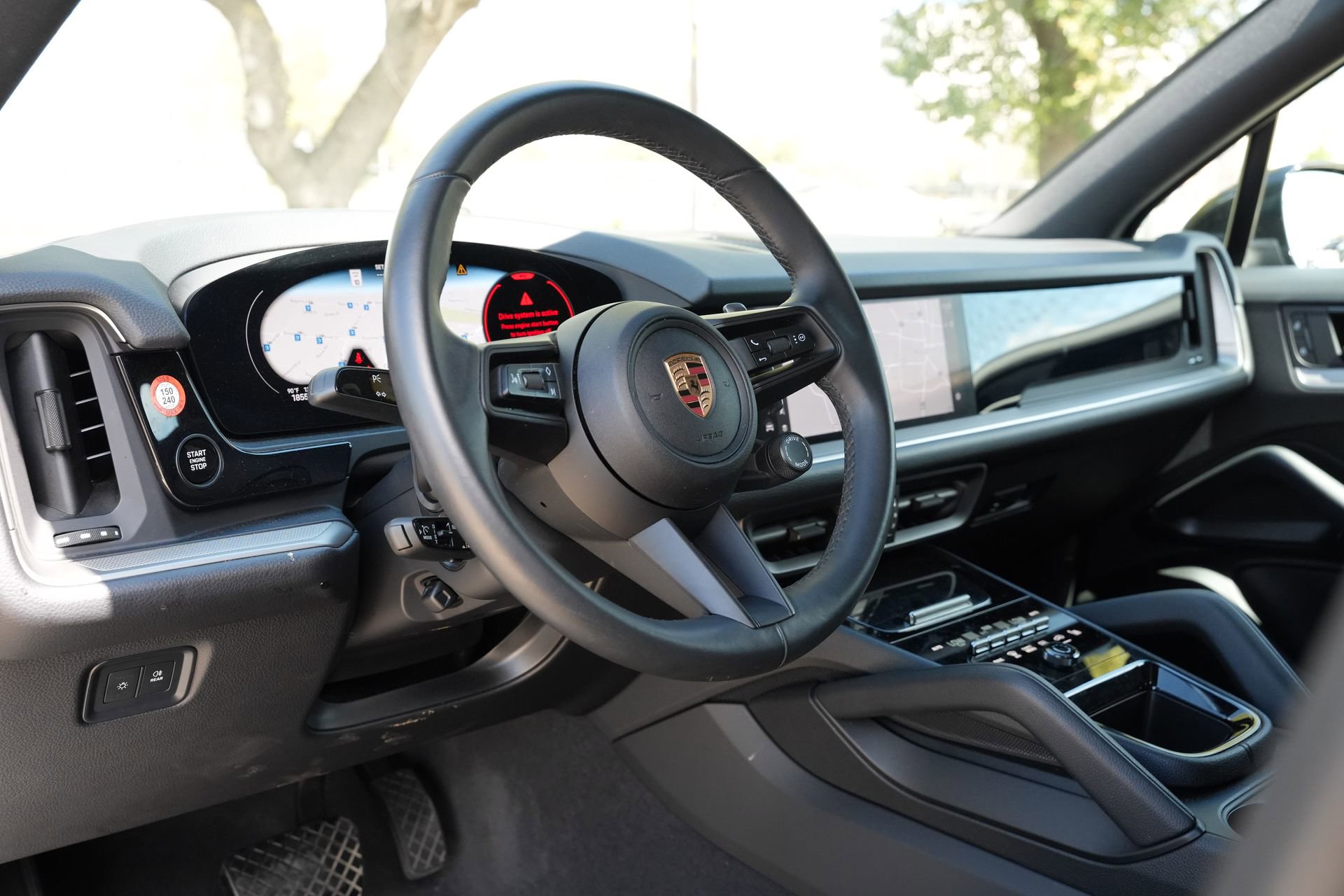 Used 2025 Porsche Cayenne image 15