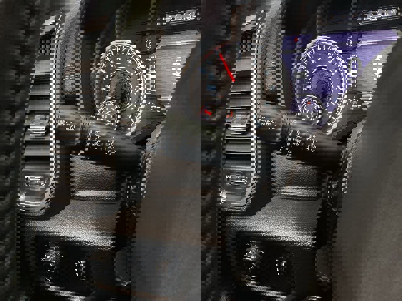 Used 2024 RAM 1500 Laramie image 23