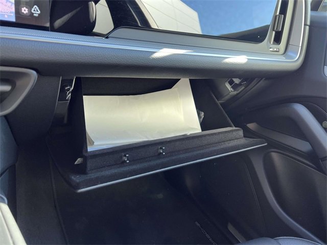Certified 2025 Porsche Cayenne image 28