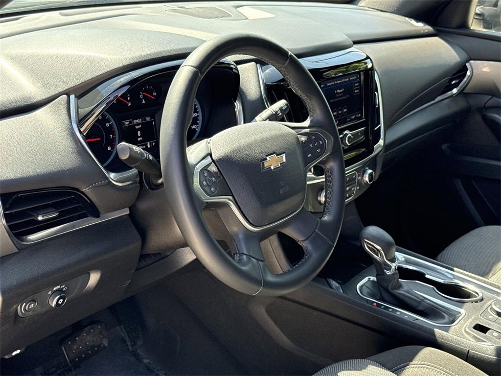 Used 2023 Chevrolet Traverse LT image 9