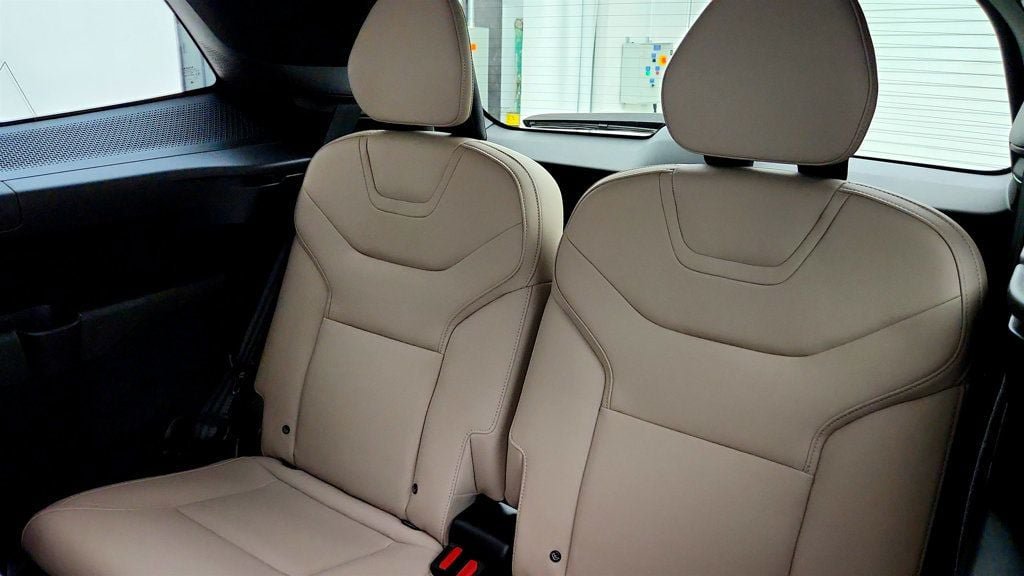 Used 2025 Volvo EX90 Ultra AWD/4WD image 20