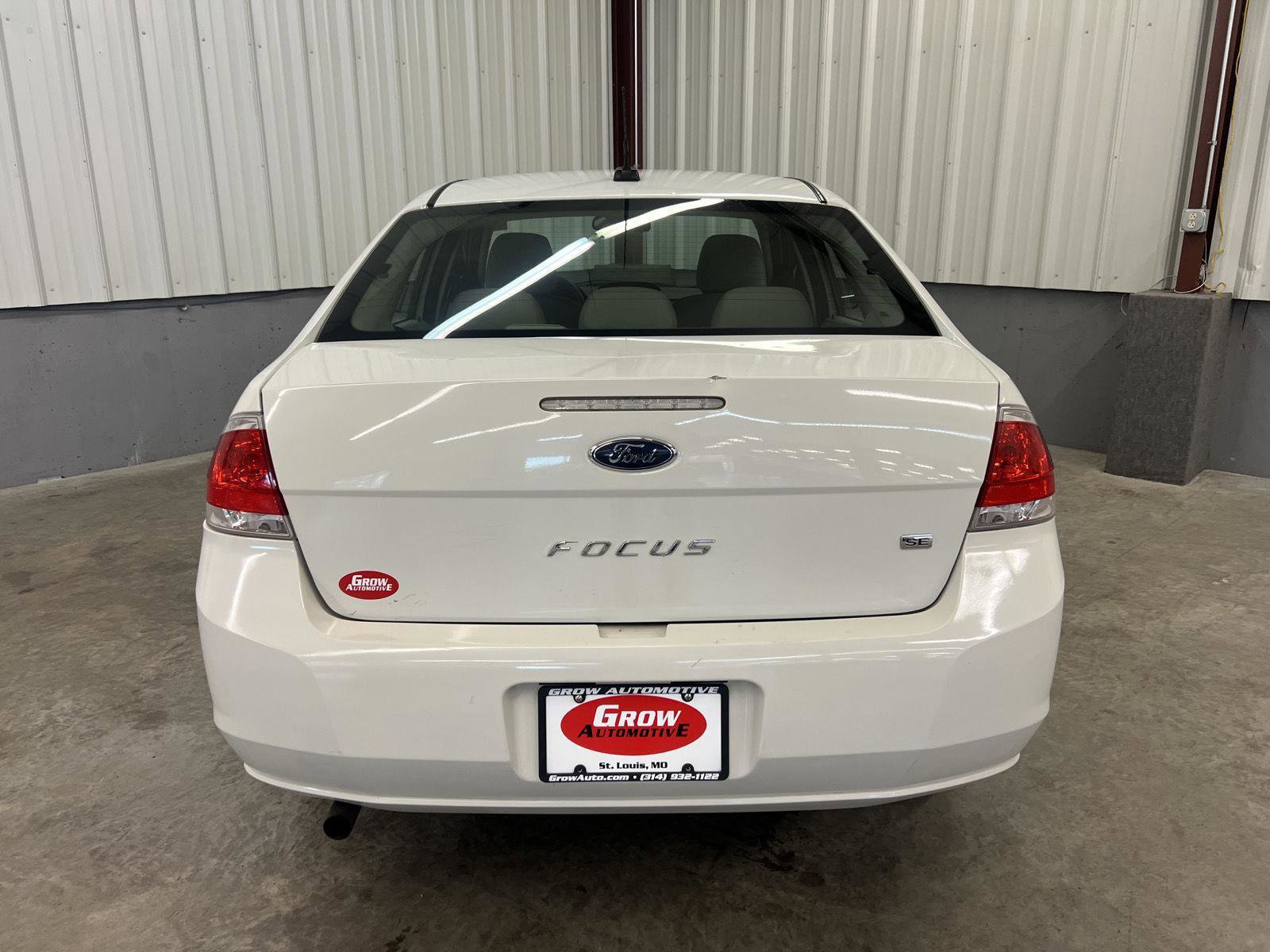 Used 2010 Ford Focus SE image 12