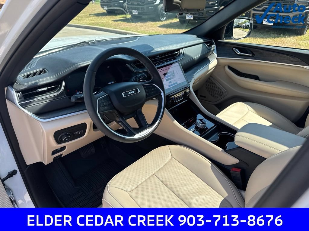 Used 2024 Jeep Grand Cherokee Limited w/ Luxury Tech Group II AWD/4WD image 14