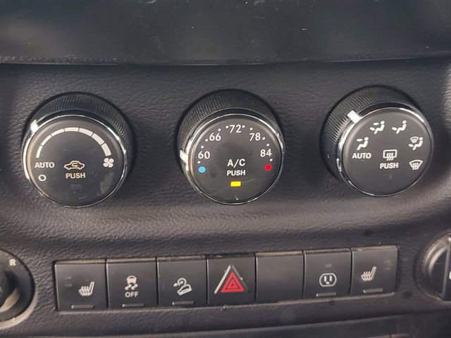 Used 2016 Jeep Wrangler Unlimited Sahara w/ Connectivity Group image 16