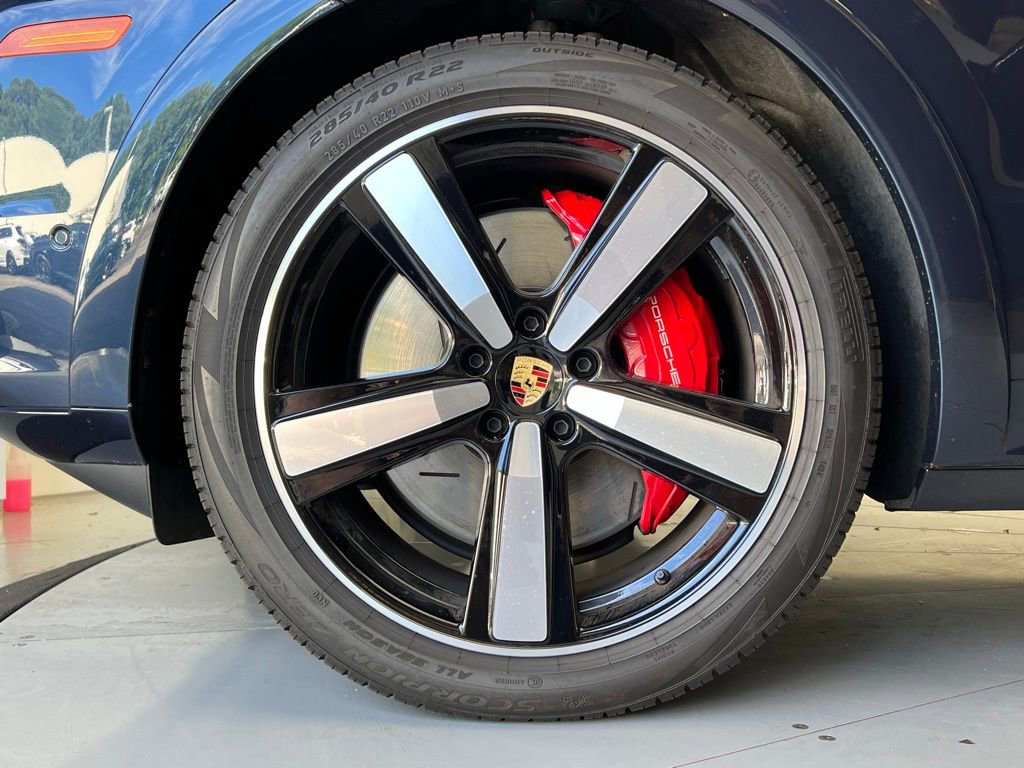Used 2024 Porsche Cayenne Turbo image 27