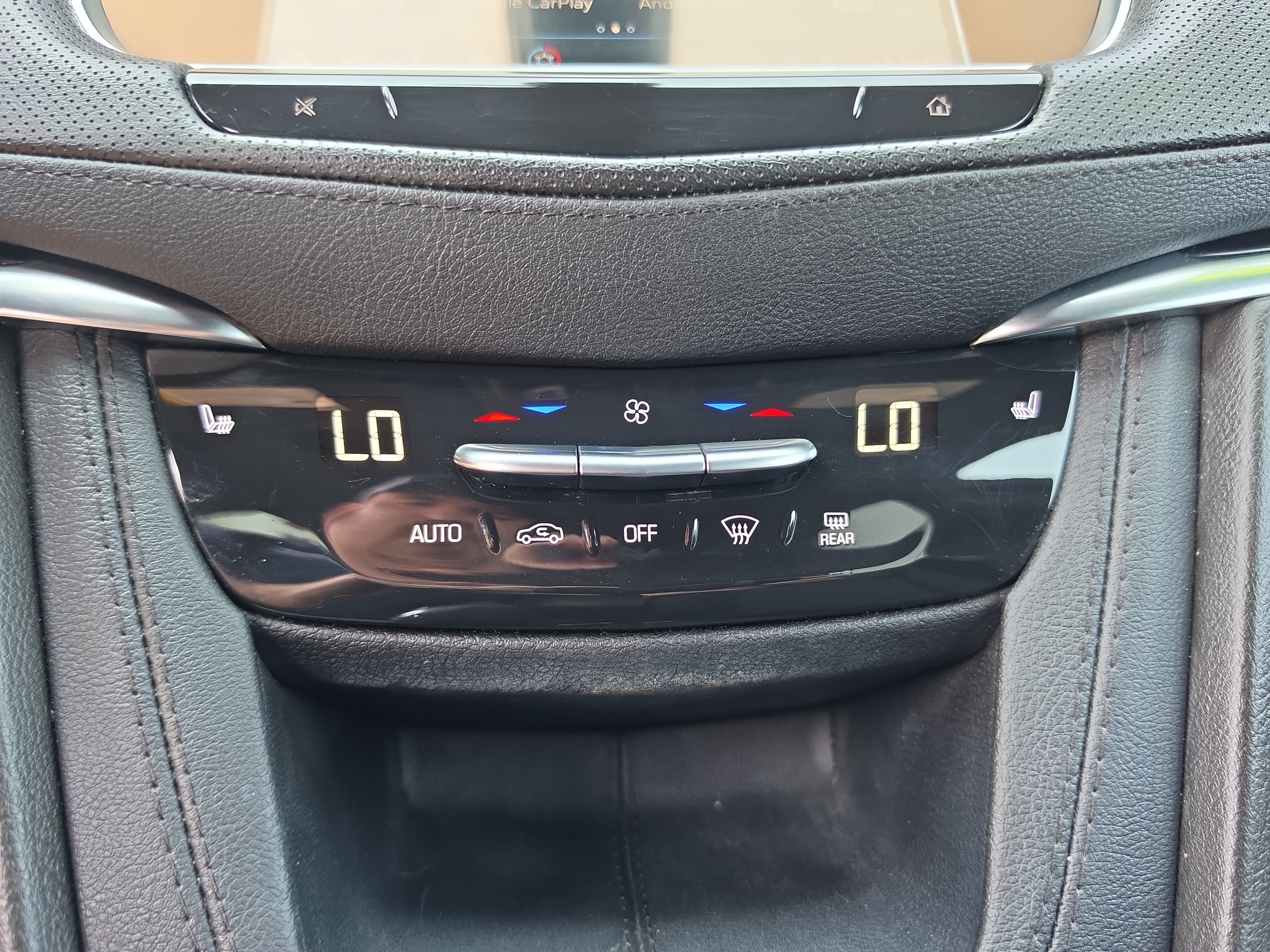 Used 2024 Cadillac XT6 Luxury w/ LPO, Floor Liner Package AWD/4WD image 29