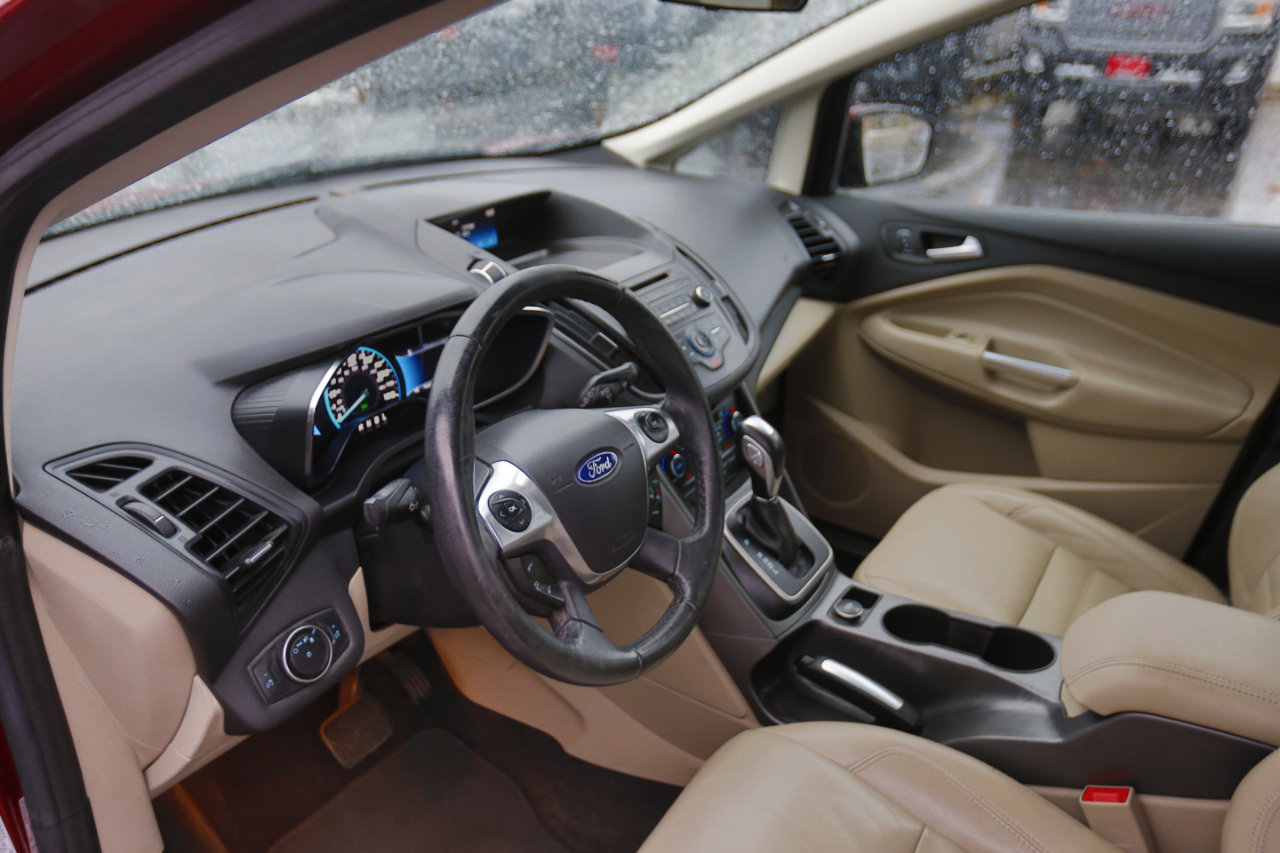 Used 2017 Ford C-MAX Energi SE w/ Equipment Group 402A image 4