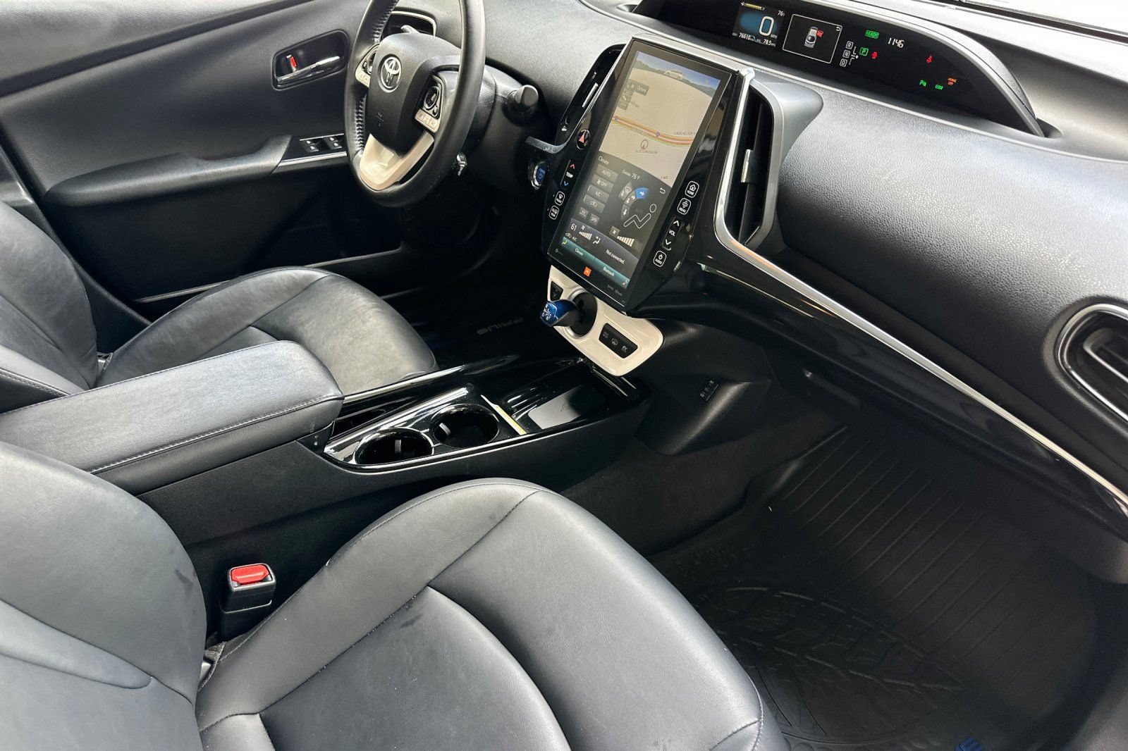 Used 2017 Toyota Prius Prime Advanced FWD image 34