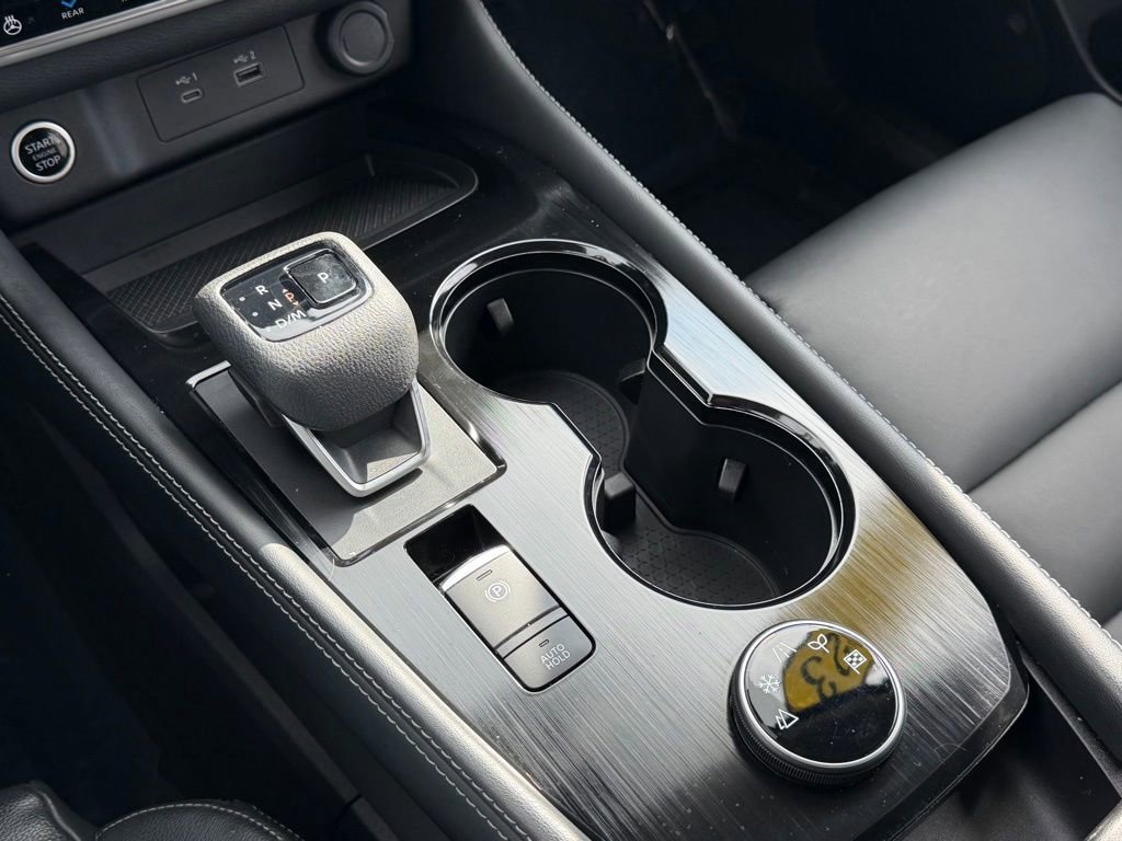 Used 2023 Nissan Rogue SL w/ SL Premium Package image 39