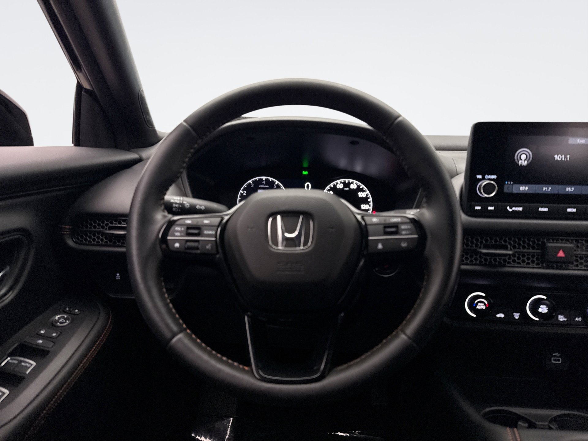 Used 2024 Honda HR-V Sport image 12