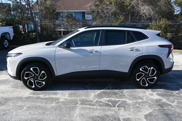 New 2026 Chevrolet Trax RS w/ Sunroof Package image 2