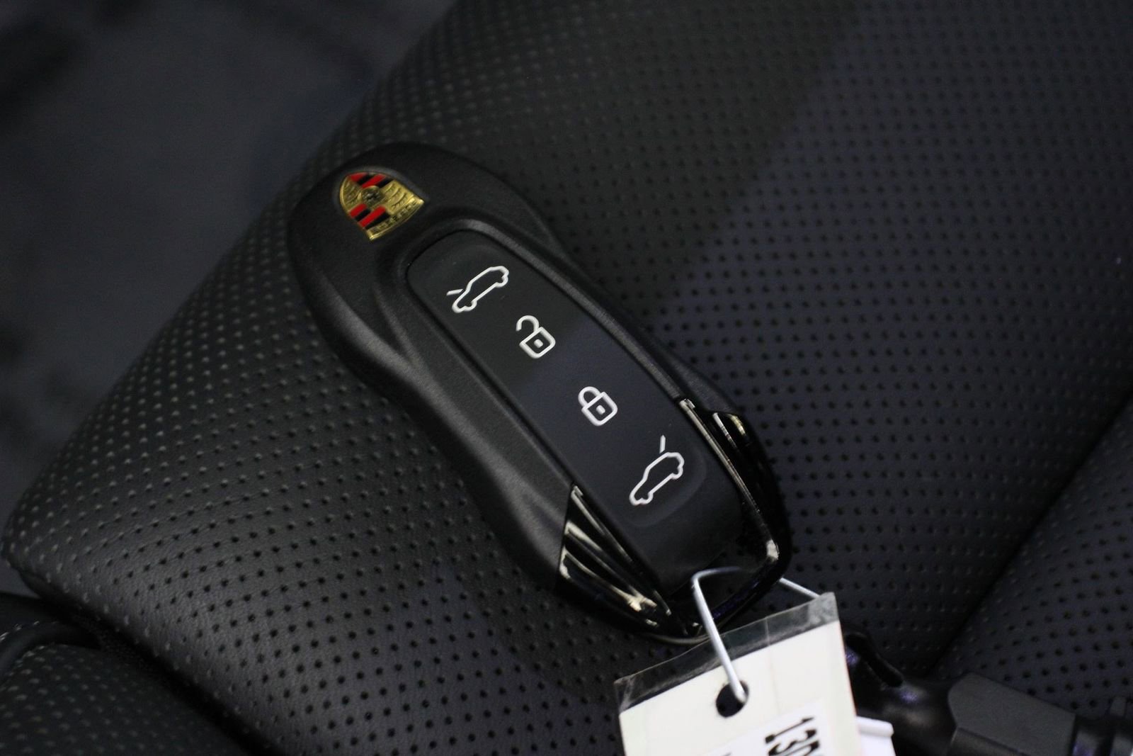 Certified 2025 Porsche Macan 4S Electric image 32