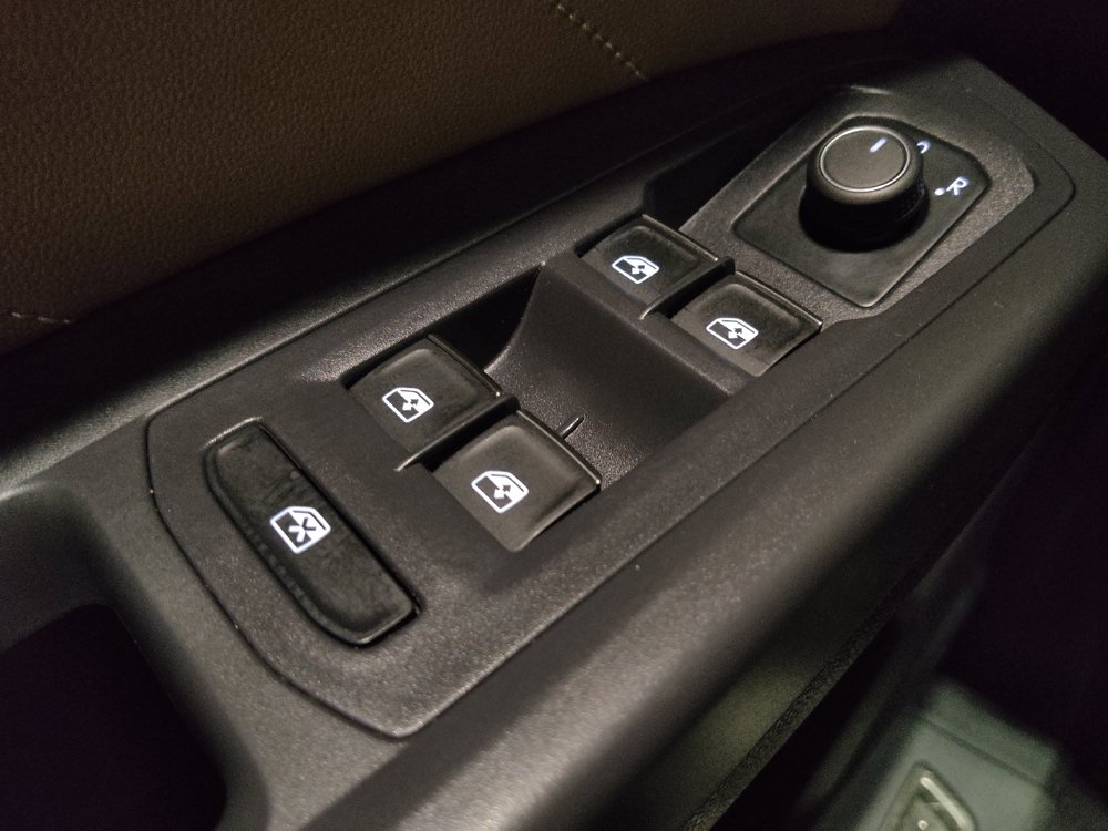 Used 2021 Volkswagen Atlas Cross Sport SE FWD image 27