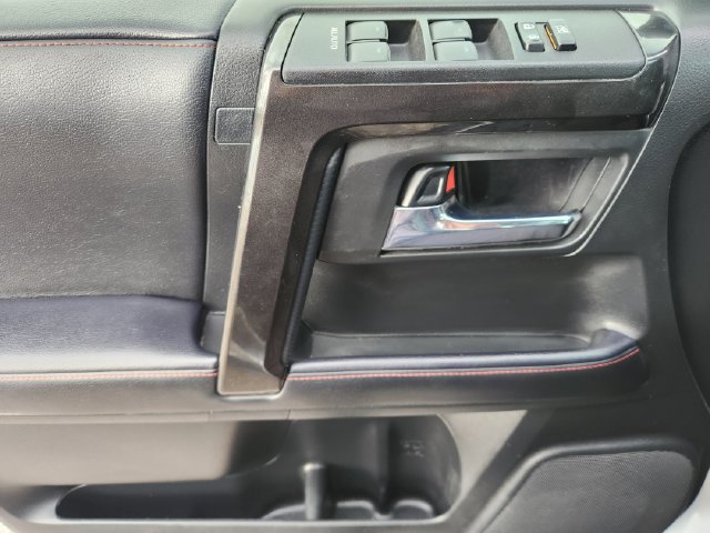 Certified 2022 Toyota 4Runner TRD Off-Road Premium AWD/4WD image 19